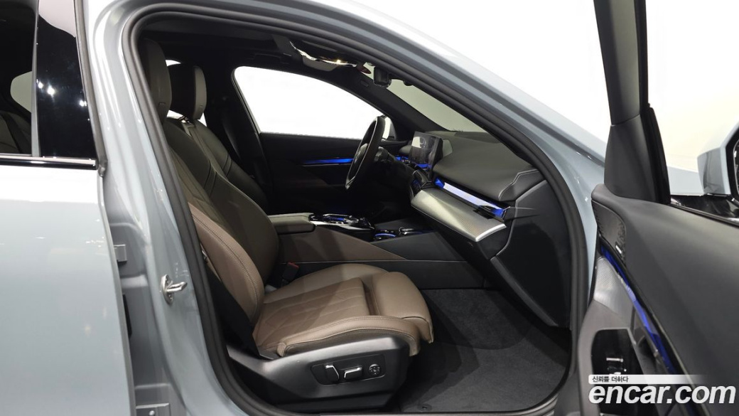 BMW 5-Series 520i M Sport, 2025