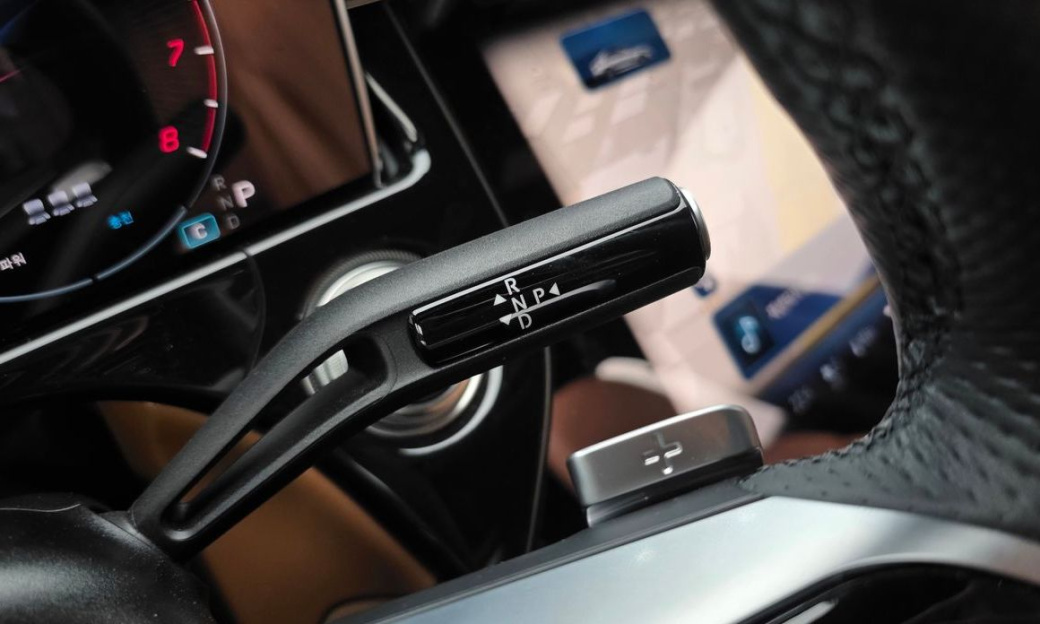 Mercedes-Benz E-Class E300 4MATIC AMG Line, 2025