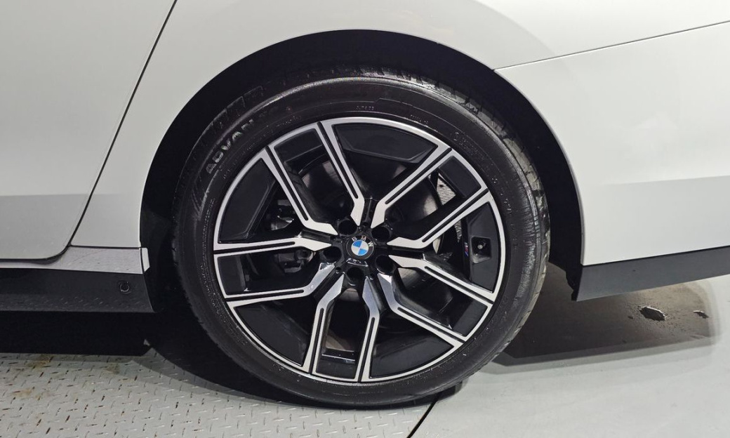 BMW 7-Series 740d xDrive M Sport, 2025