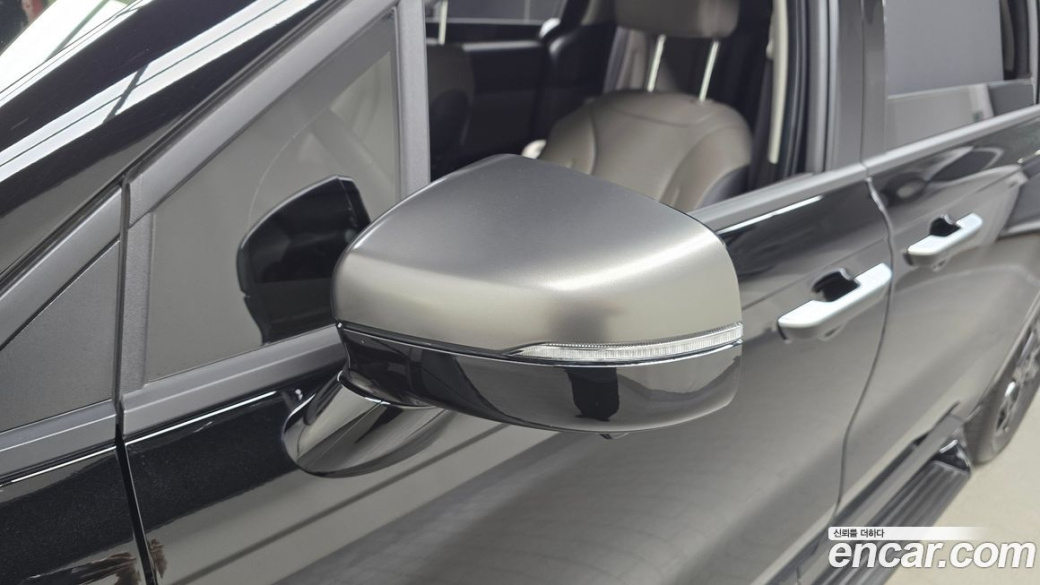 Kia Carnival 7-Seater Gravity, 2025
