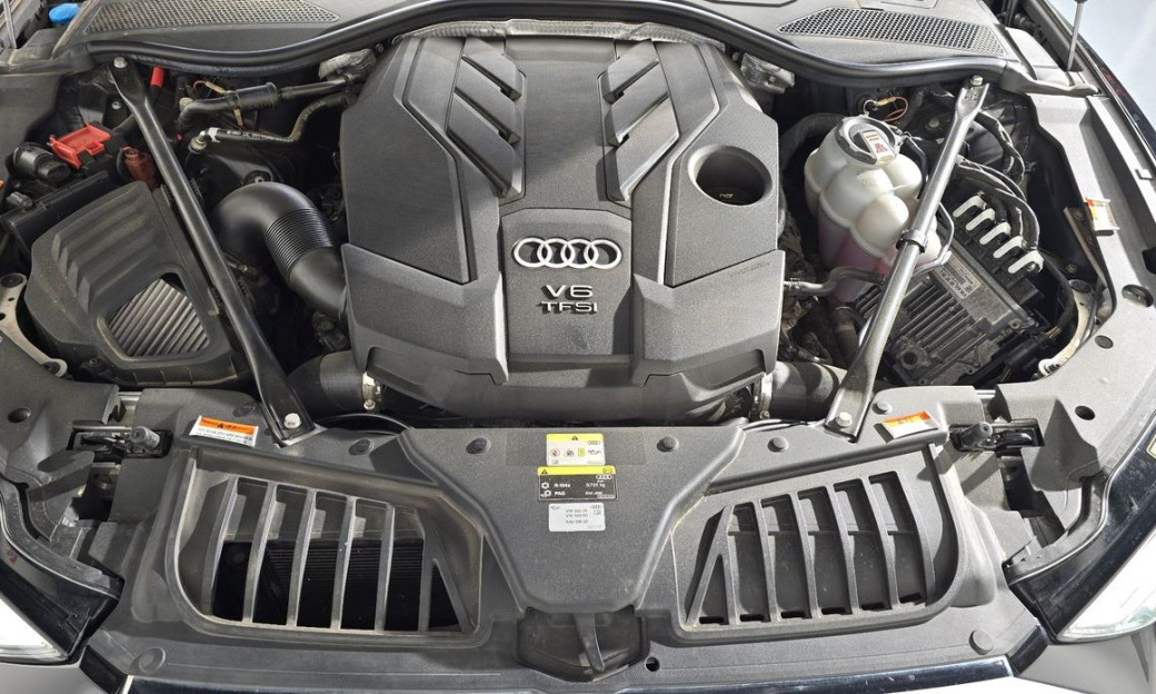 Audi A8 55 TFSI Quattro LWB, 2021