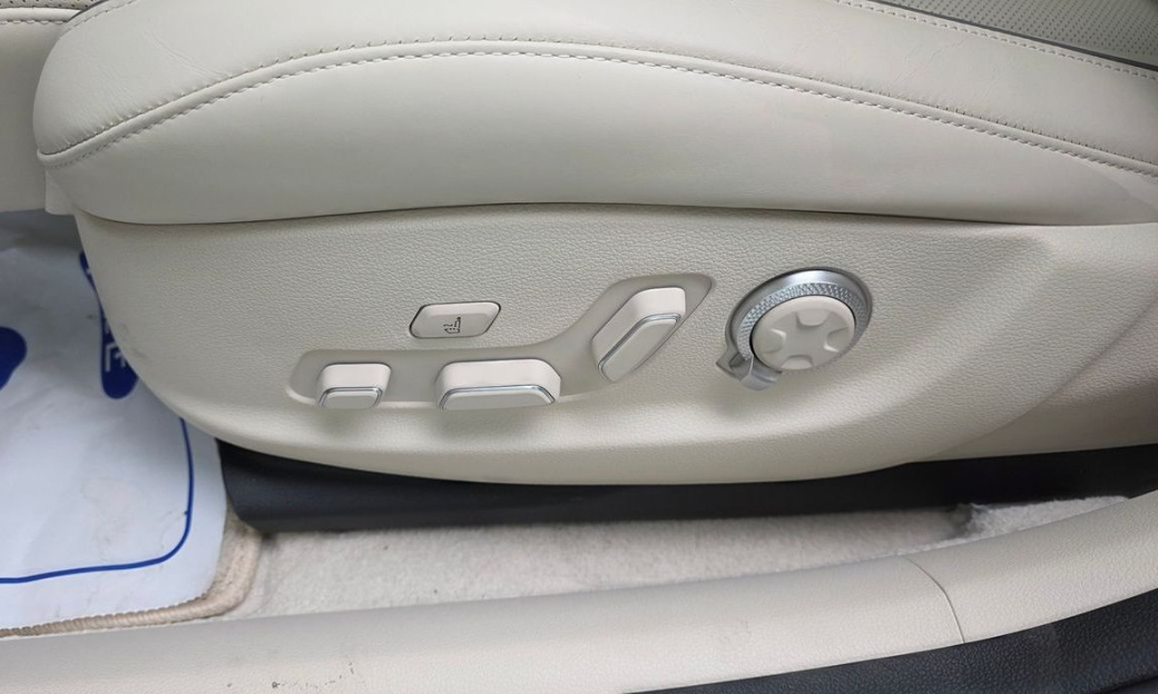 Genesis G80 Gasoline 2.5 Turbo AWD, 2025