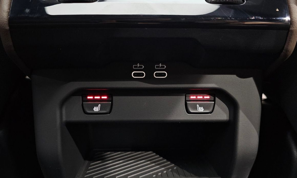 BMW 5-Series 520i M Sport, 2025