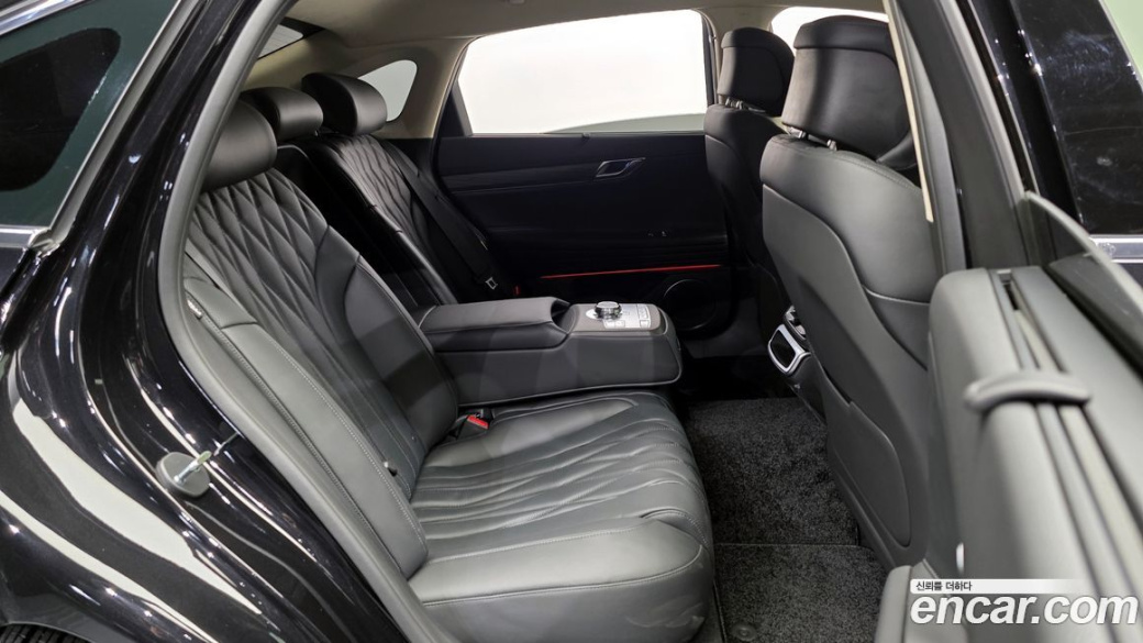 Genesis G80 Gasoline 2.5 Turbo AWD, 2025