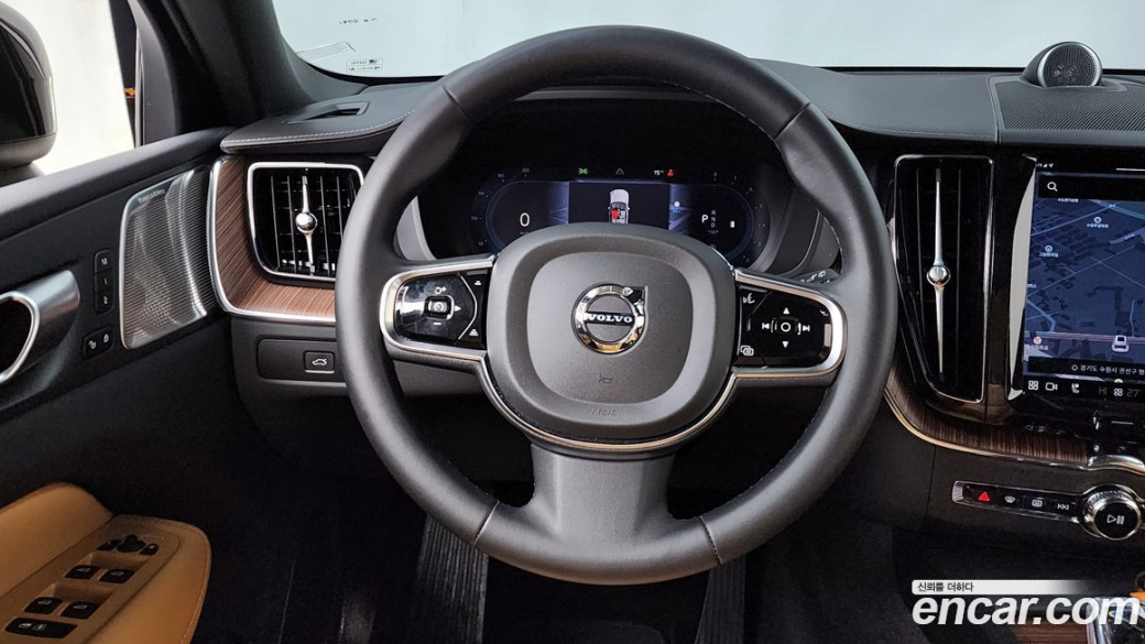 Volvo XC60 B5 Ultimate Bright, 2024