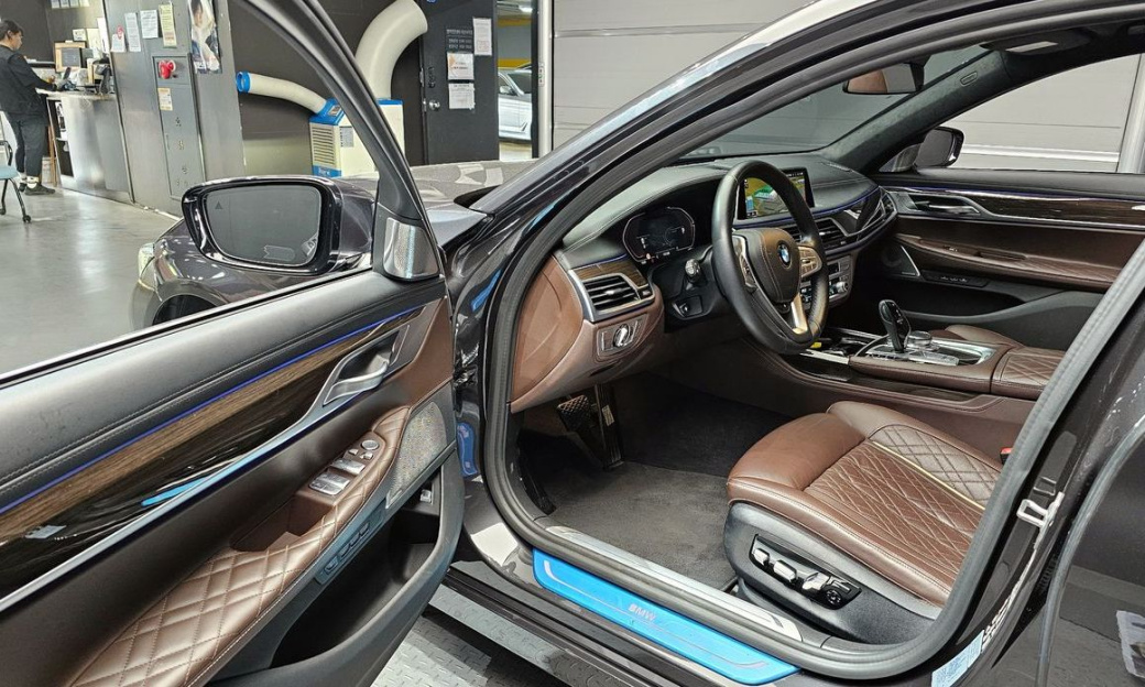 BMW 7-Series 730d xDrive Design Pure Excellence, 2022