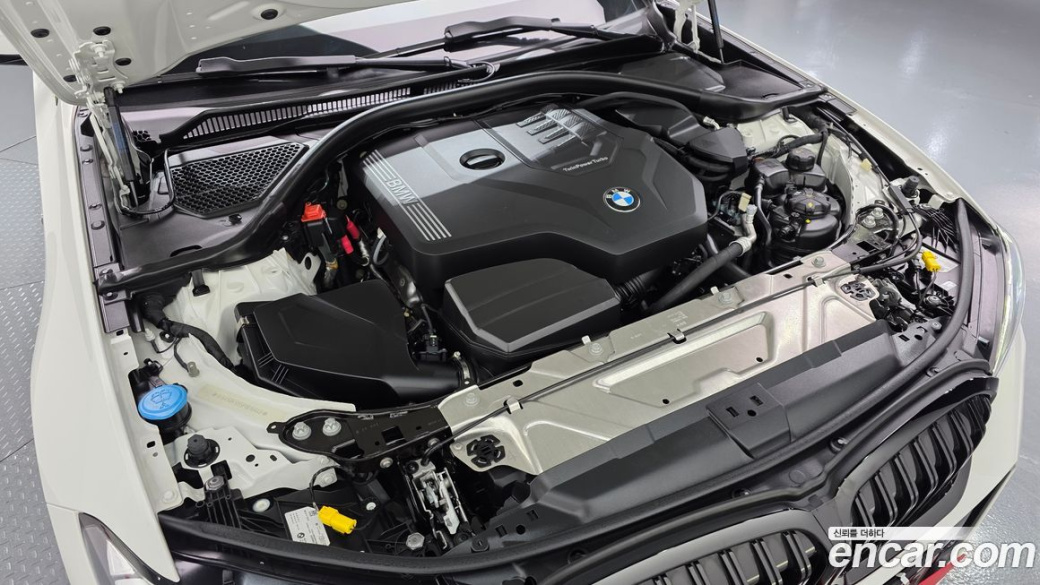 BMW 3-Series 320i M Sport, 2023