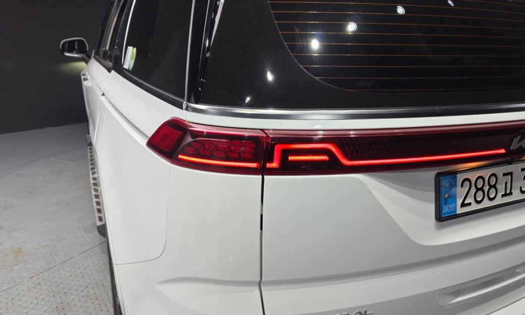 Kia Carnival 9-Seater Signature, 2023