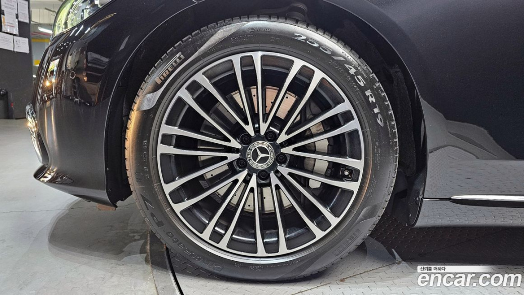 Mercedes-Benz S-Class S350 d 4MATIC, 2025