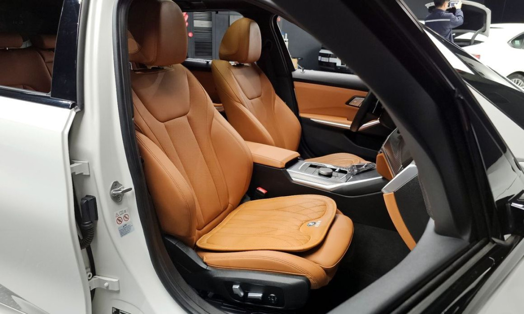BMW 3-Series 320d Touring M Sport, 2024