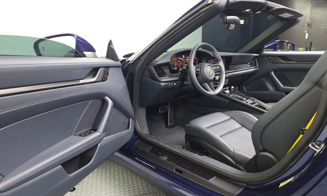 Porsche 911 Carrera 4 GTS Cabriolet, 2026