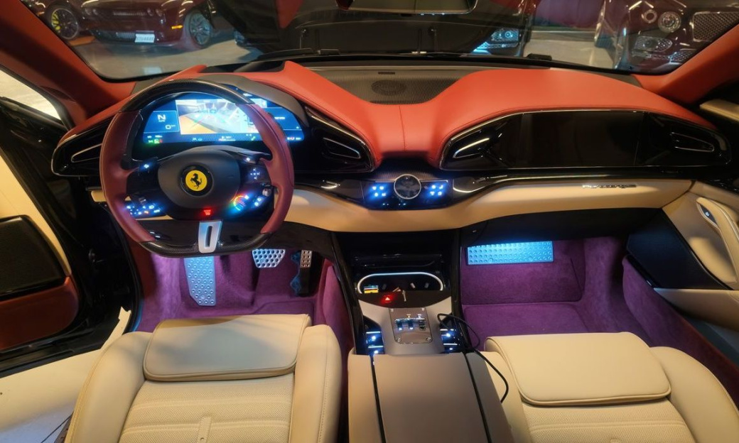 Ferrari Purosangue 6.5 V12, 2024