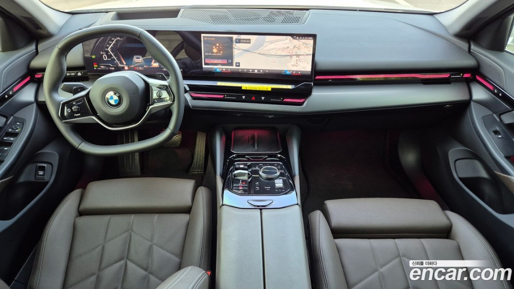 BMW 5-Series 520i, 2024