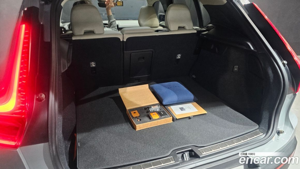 Volvo XC40 B4 Ultimate Bright, 2024