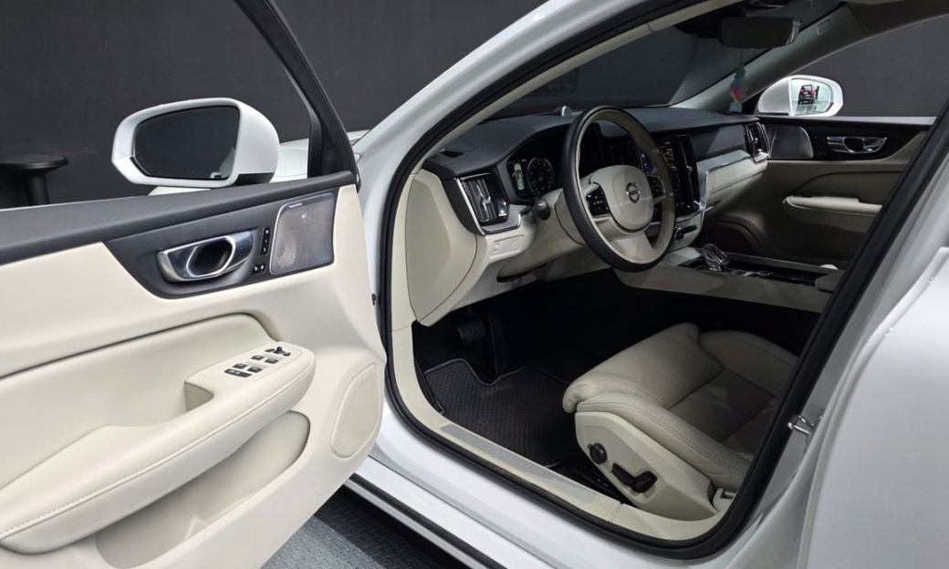 Volvo S60 B5 Inscription, 2022