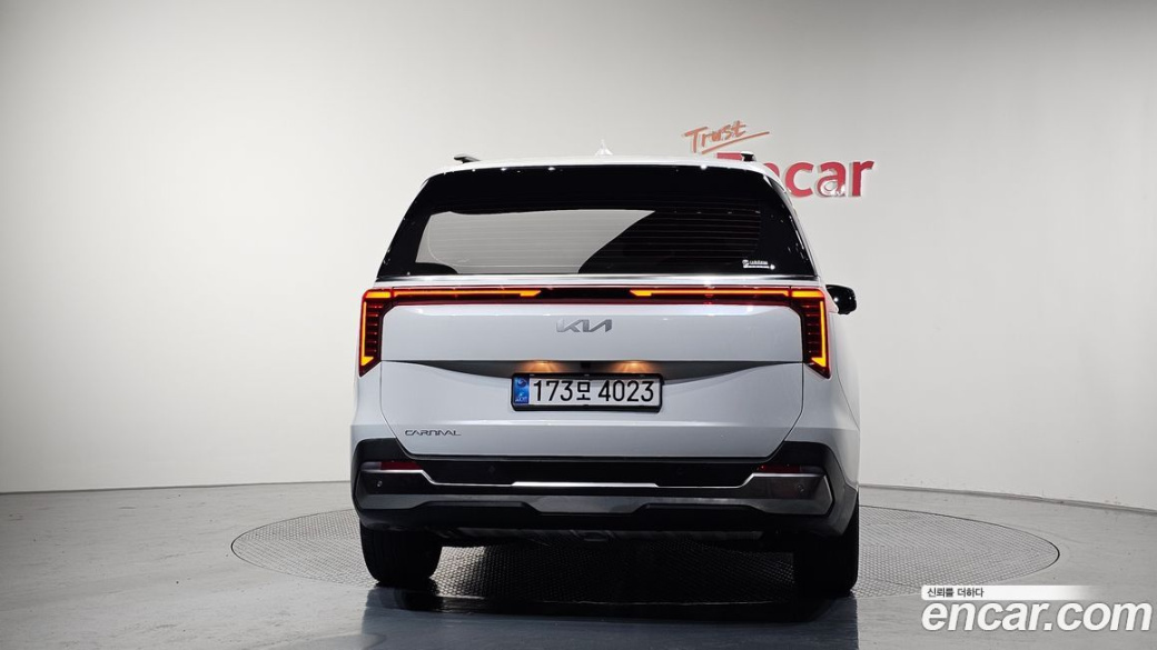 Kia Carnival 9-Seater Signature, 2025