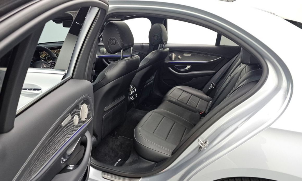 Mercedes-Benz E-Class E350 4MATIC AMG Line, 2022