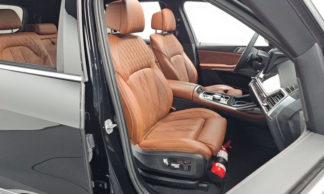 BMW X7 xDrive 40d M Sport 7 STR, 2025