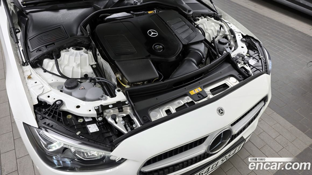 Mercedes-Benz C-Class C200 Avantgarde, 2025