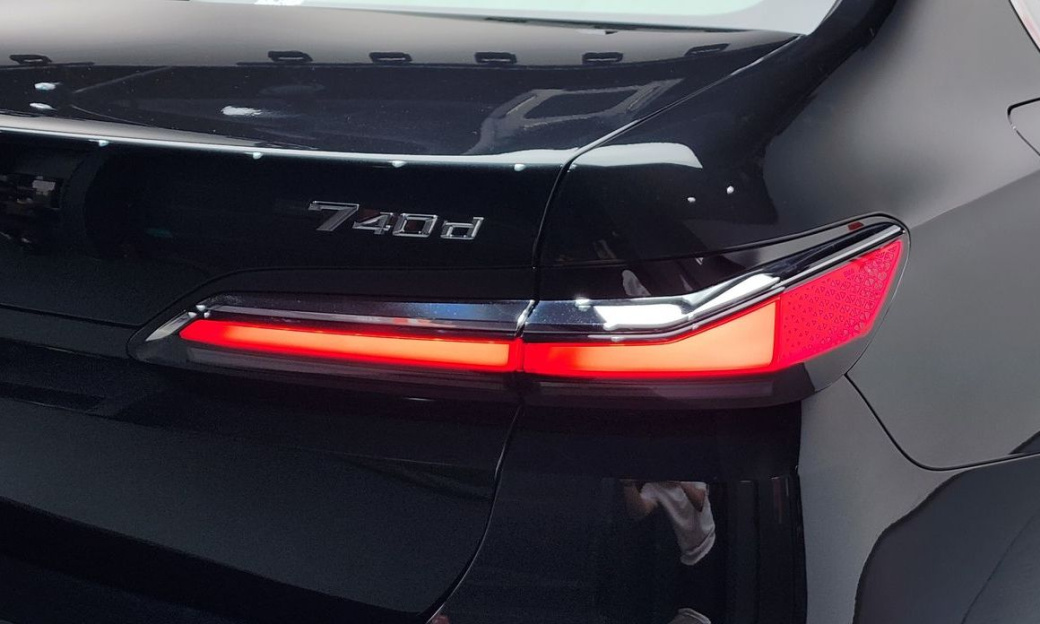 BMW 7-Series 740d xDrive M Sport, 2025