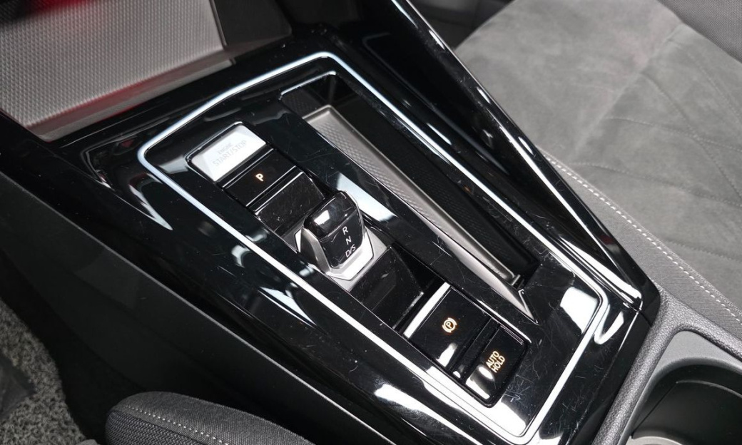 Volkswagen Golf 2.0 TDI Prestige, 2024