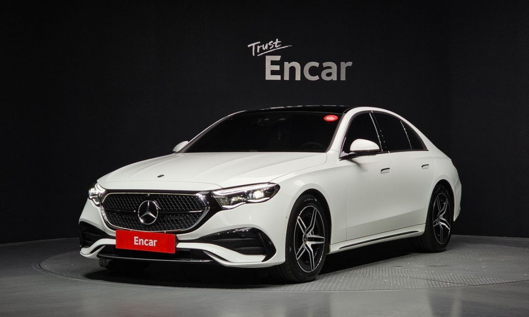 Mercedes-Benz E-Class E300 4MATIC AMG Line, 2026