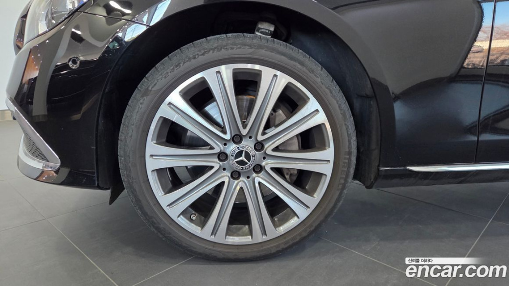 Mercedes-Benz E-Class E350 4MATIC Exclusive, 2023