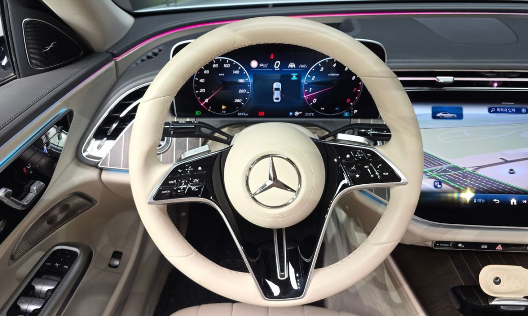 Mercedes-Benz E-Class E300 4MATIC Exclusive, 2024