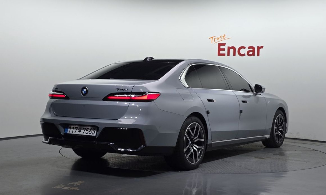 BMW 7-Series 740d xDrive M Sport, 2025