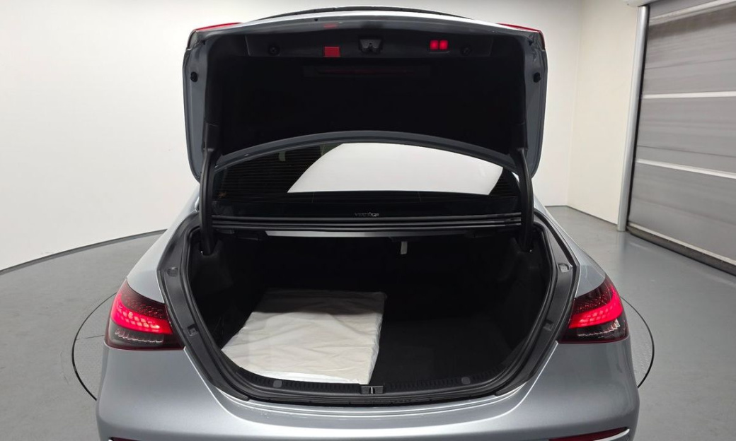 Mercedes-Benz E-Class E220d 4MATIC AMG Line, 2022