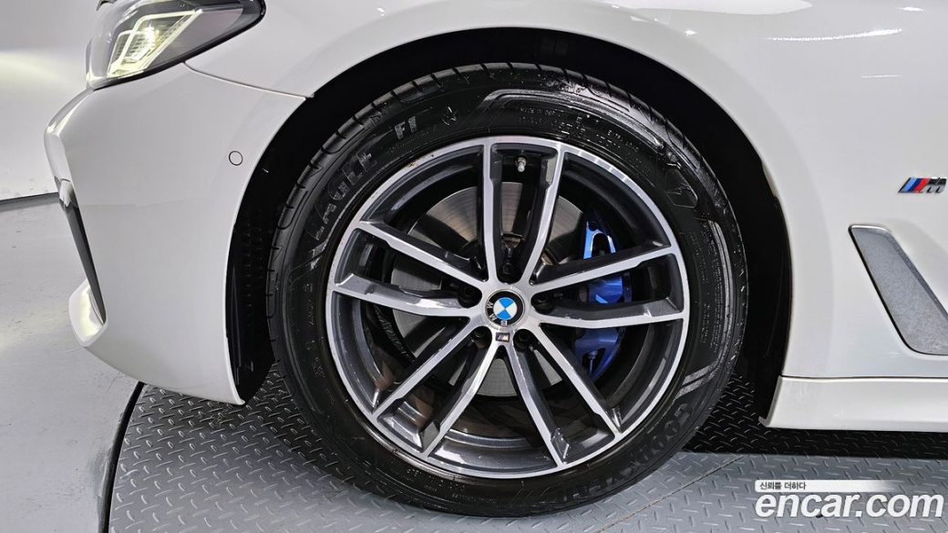 BMW 5-Series 520i M Sport, 2022