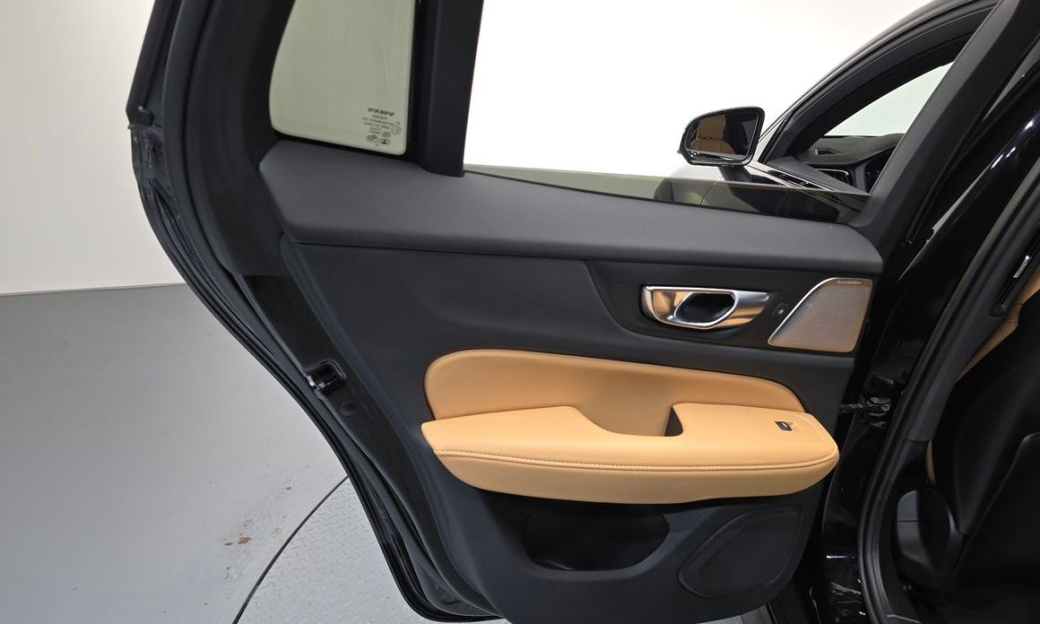 Volvo V60 B5 Ultimate AWD, 2023
