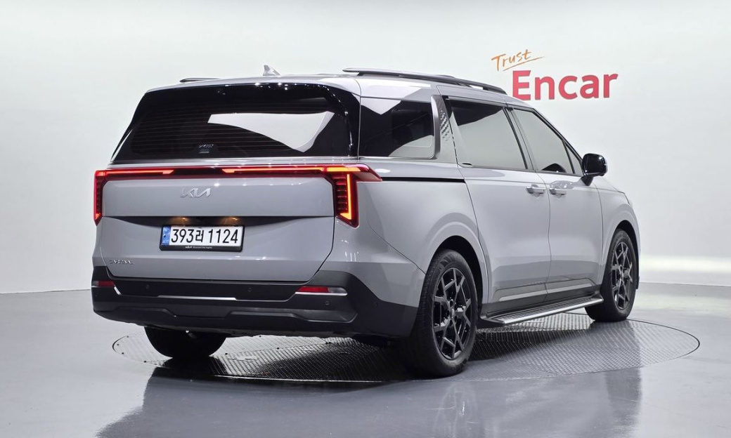 Kia Carnival 7-Seater Gravity, 2025