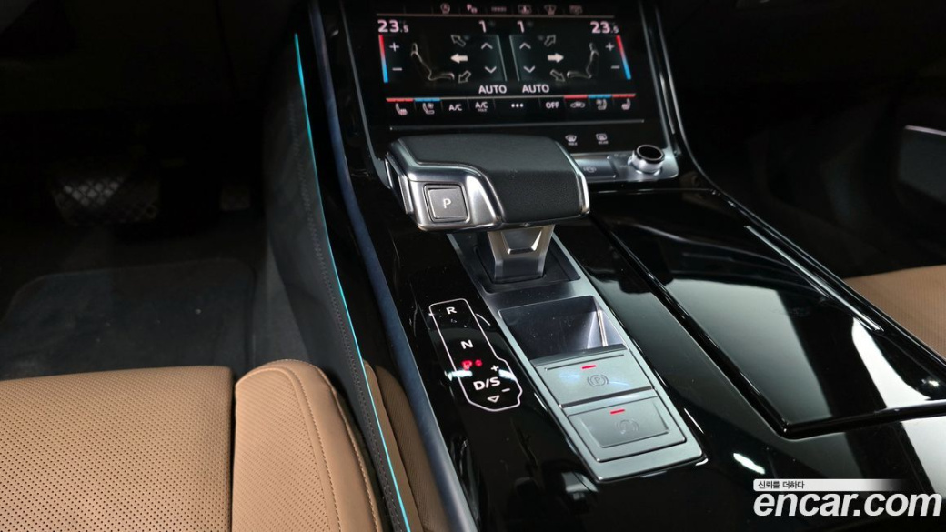 Audi A8 55 TFSI Quattro LWB, 2021