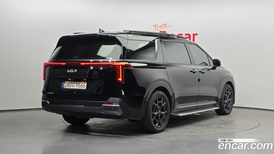 Kia Carnival 9-Seater Gravity, 2024