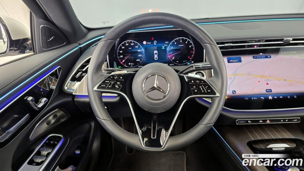 Mercedes-Benz E-Class E300 4MATIC Exclusive, 2025