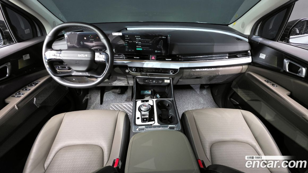 Kia Carnival 9-Seater Gravity, 2025