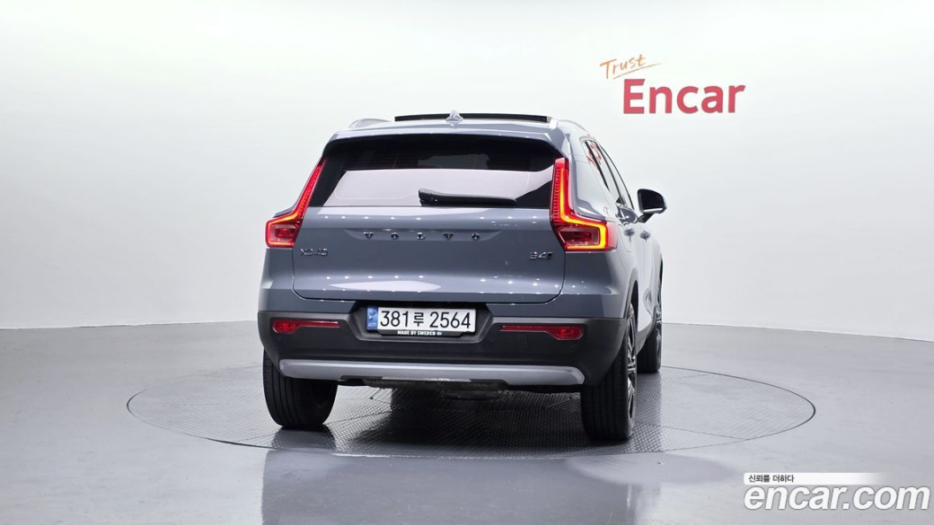 Volvo XC40 B4 Inscription, 2022