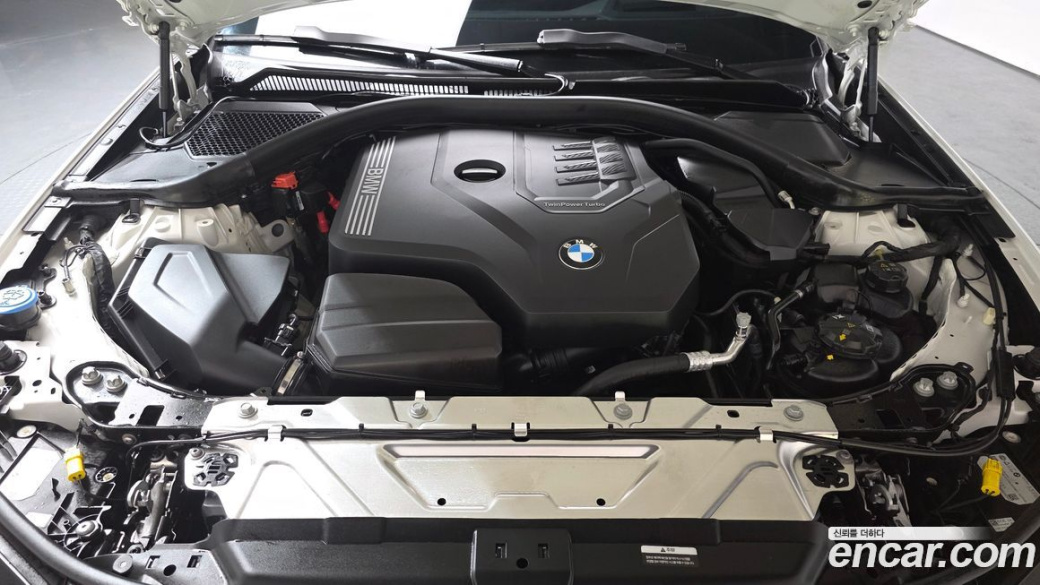 BMW 3-Series 320i M Sport, 2024
