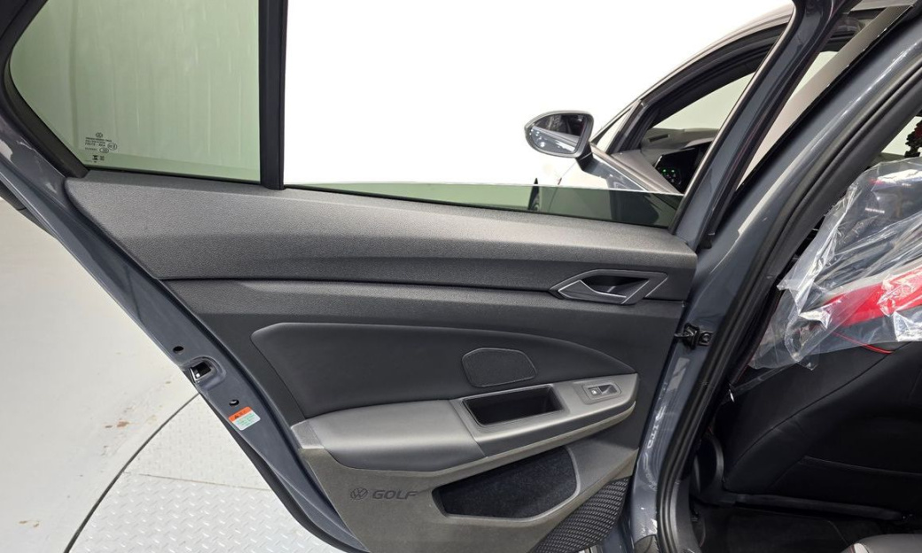 Volkswagen Golf 2.0 GTI, 2024