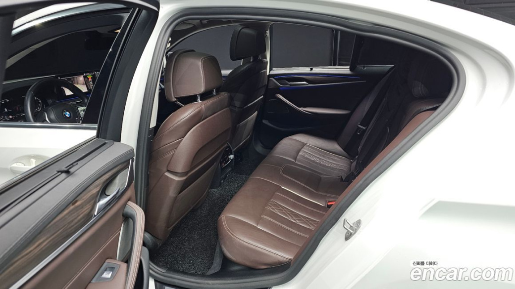 BMW 5-Series 530i xDrive Luxury, 2022
