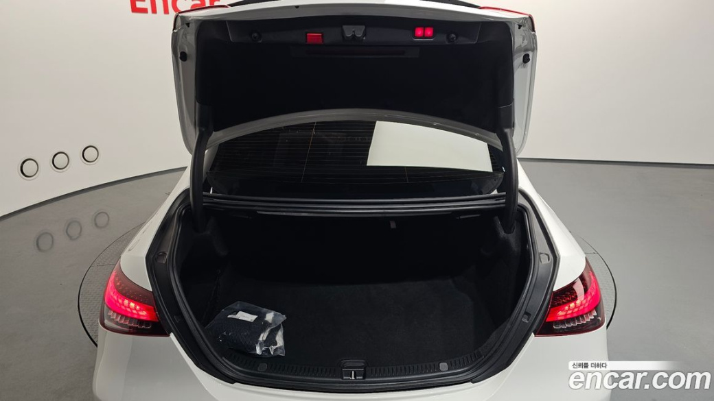 Mercedes-Benz E-Class E350 4MATIC AMG Line, 2022