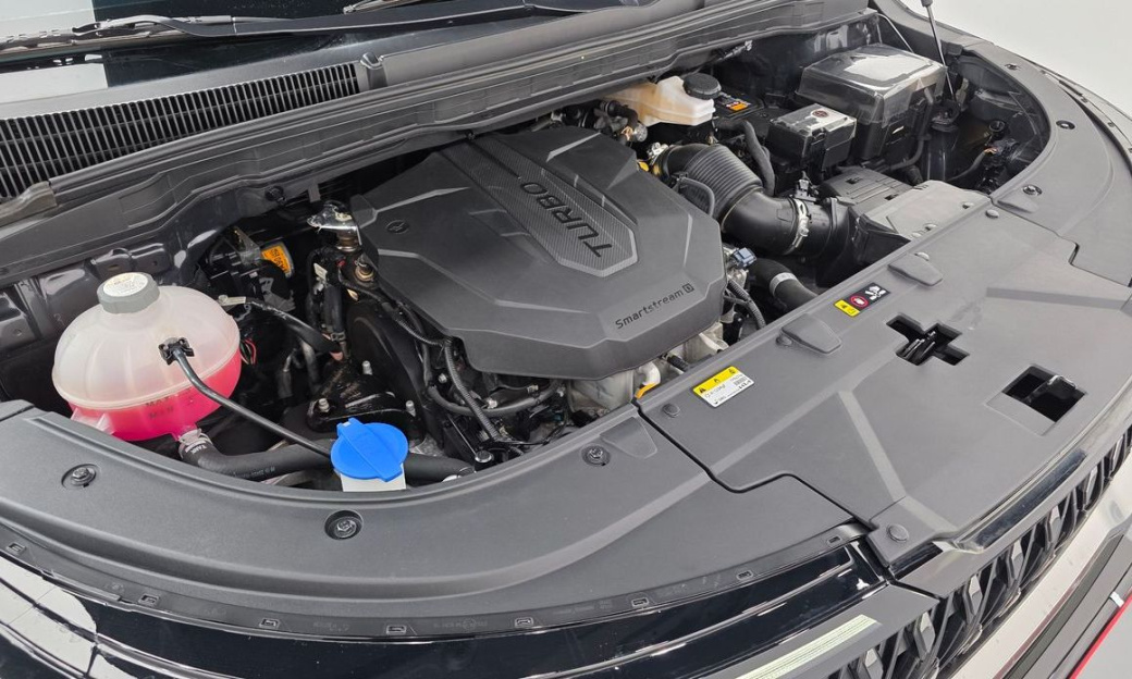 Kia Carnival 9-Seater Prestige, 2025