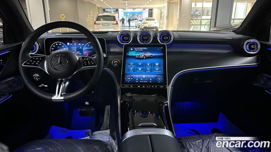 Mercedes-Benz GLC-Class GLC300 4MATIC Avnatgarde Coupe, 2025