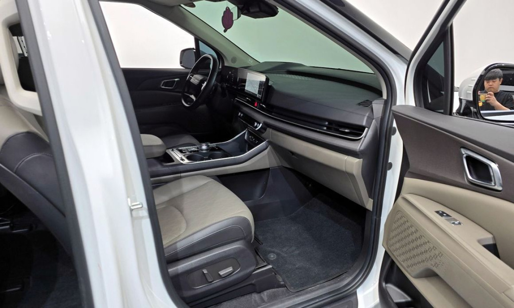 Kia Carnival 9-Seater Noblesse, 2025
