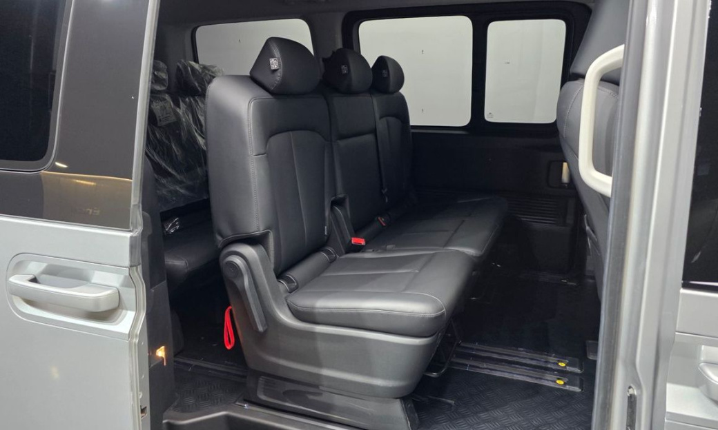 Hyundai Staria 4WD Tourer 9-Seater, 2023