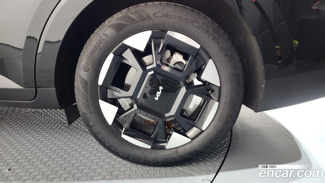 Kia Carnival 7-Seater Signature, 2024