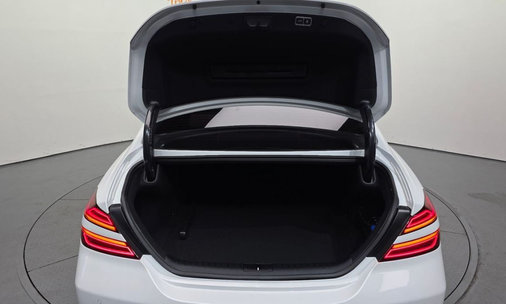 Genesis G70 Gasoline 2.0T 4WD, 2022