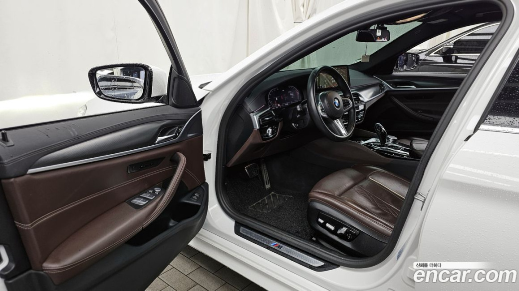 BMW 5-Series 523d M Sport, 2023