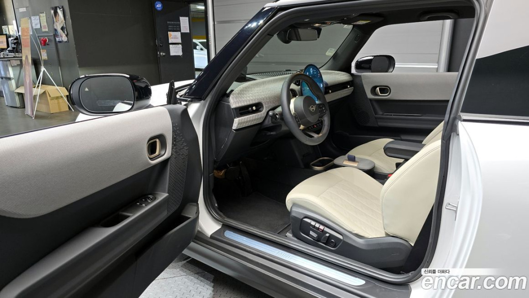 Mini Cooper Favoured, 2025
